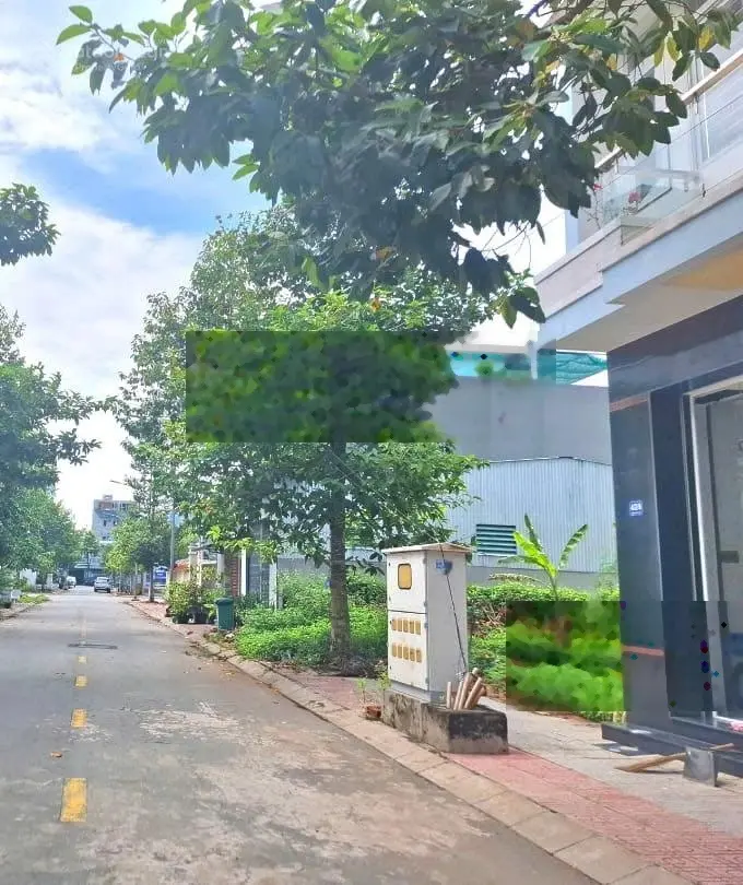 Đất vàng, đất bạc, đất sổ FO diện tích 136m2 - nằm tại đường Đông Tây, dân cư sầm uất
