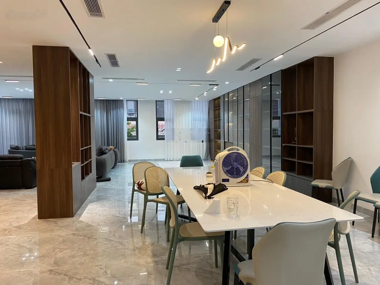 Nhà đường A2 đối diện chung cư, vị trí kinh doanh tốt