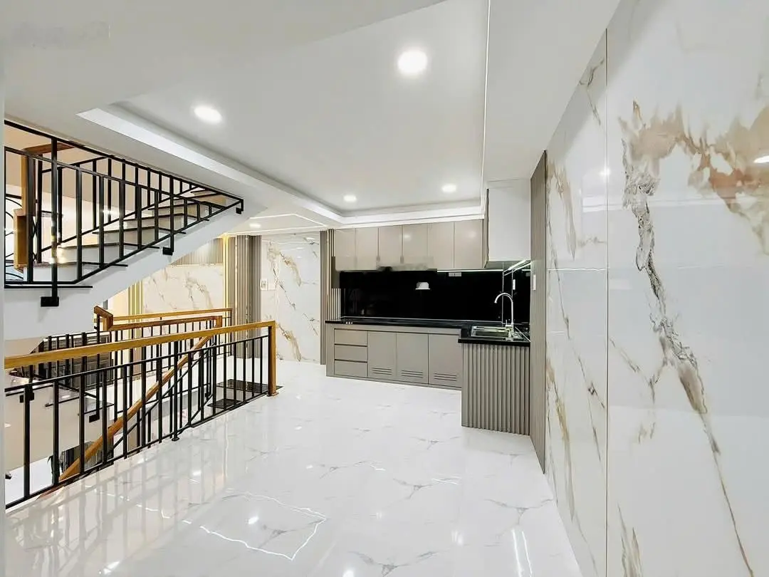 Cần bán gấp nhà đường 3/2, P10, Q10, cách bệnh viện Nhân Dân 300m, giá 3,94tỷ, DT 82m2, còn HĐ thuê
