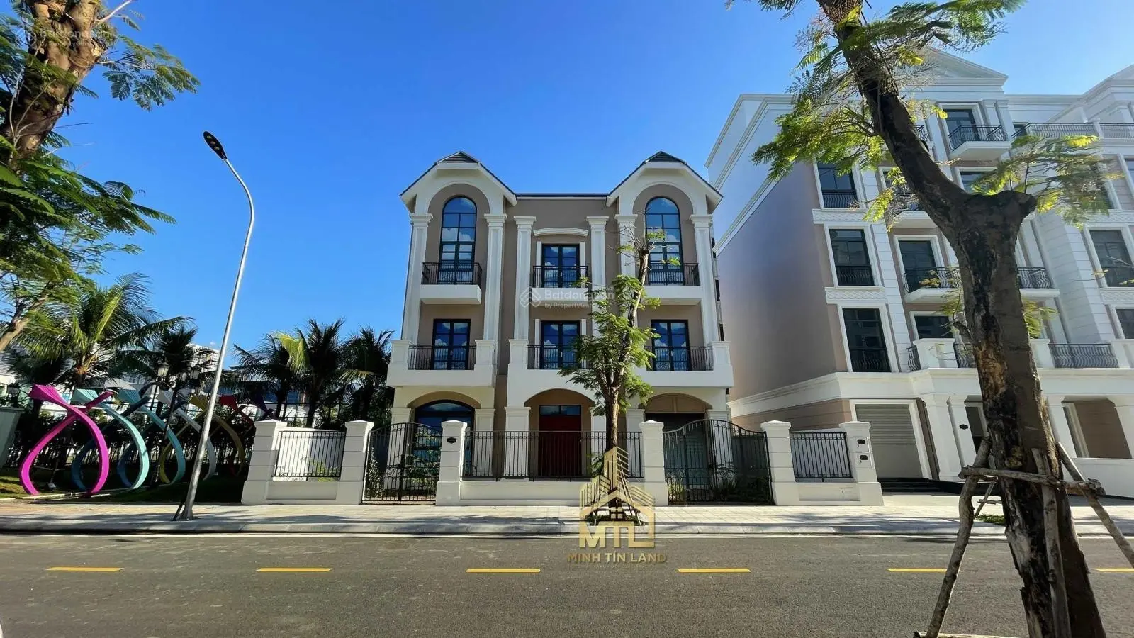 Săn hàng đầu tư nhà phố - biệt thự Vinhomes Quận 9. Liên hệ 0828/030/977 thiện