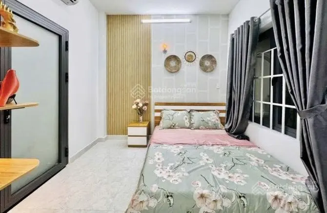 VIP! Nhà 48m2 đường Lê Quang Sung, Q6 chỉ 2tỷ420. Gần bến xe Chợ Lớn. Hẻm xe hơi. Sẵn nội thất