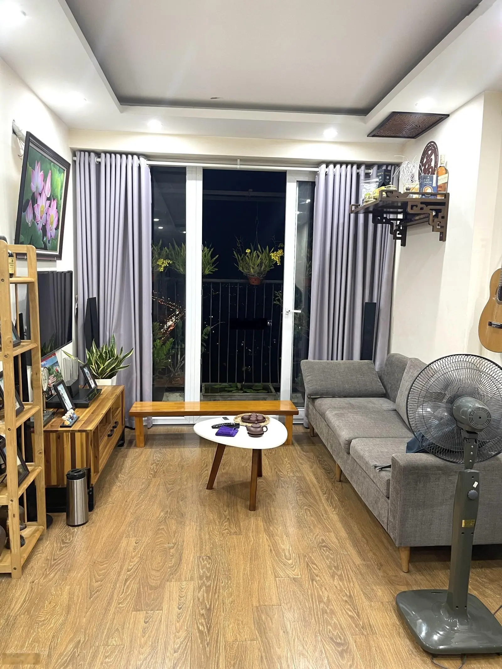 Tôi chính chủ bán gấp căn 2N2VS toà Gemek 2 ban công Đông Nam view hồ giá tốt sẵn sổ