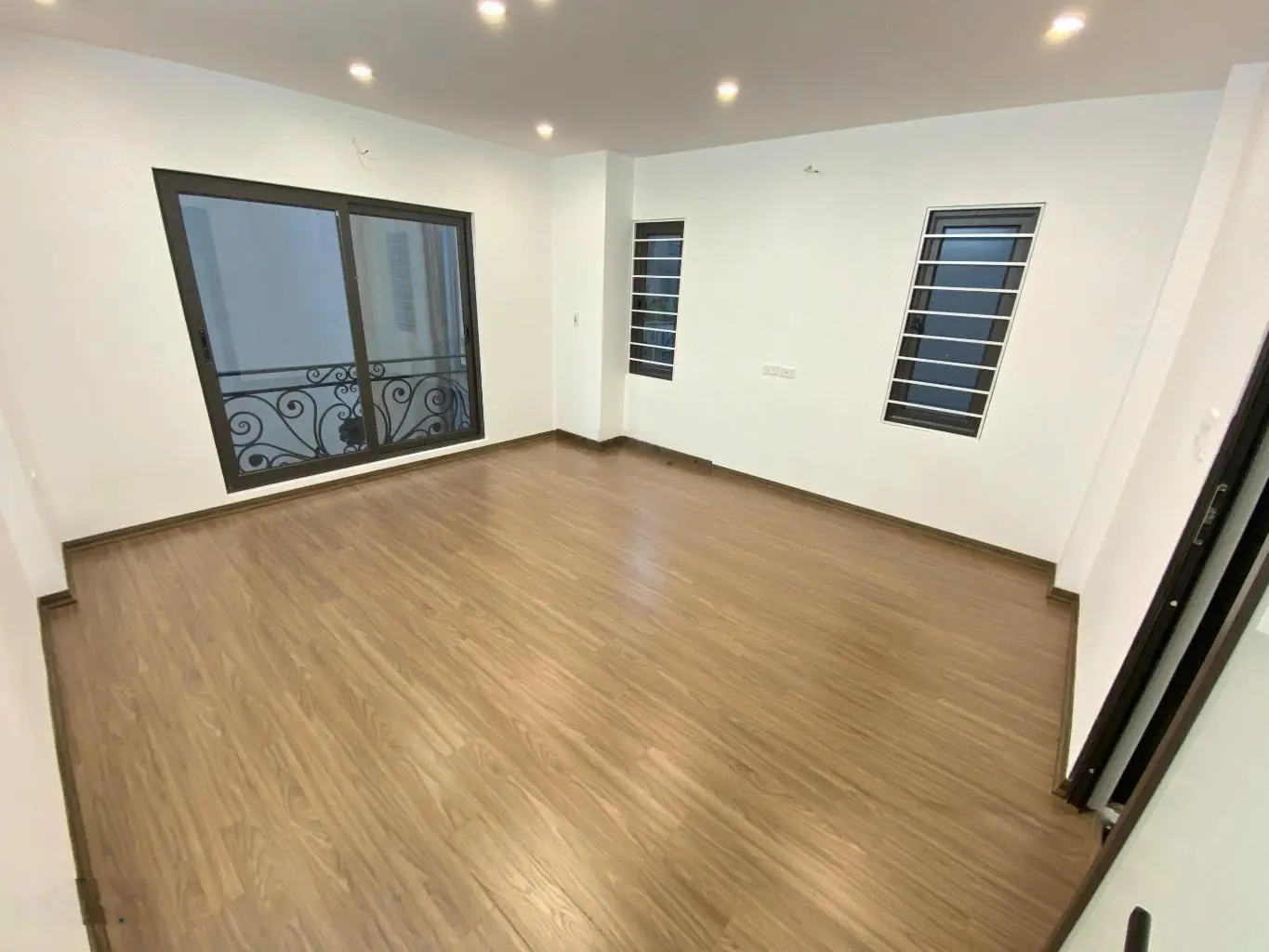 Duy nhất 1 căn Ngay Aeon Thạch Bàn 34m2 x 5T Lô Góc Full nội thất xịn xò 3 bước chân ra Mặt Phố TB