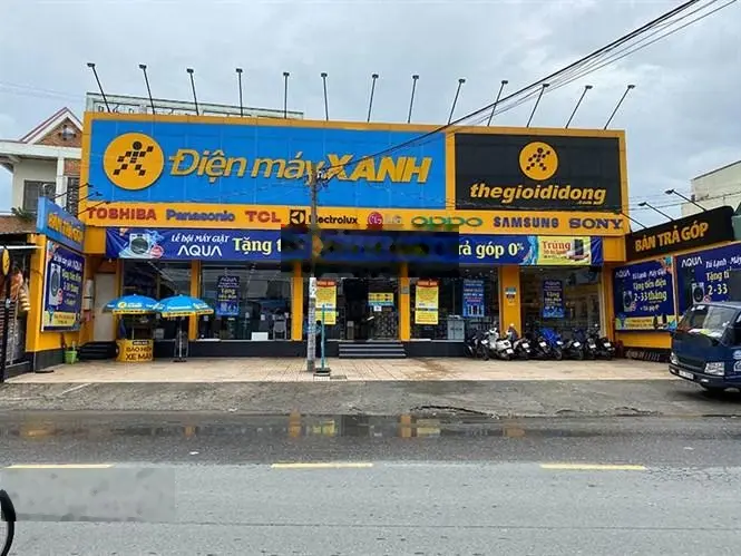 Bán nhà MT đuờng Nguyễn Văn Lượng P10 Q Gò Vấp. DT: 20x35m. KC: trệt. Giá: 37 tỷ. LH: O9O27772O8