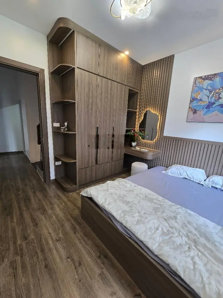 Bán nhà phố 8/3 - Ô tô cách 40m - Trước nhà thoáng - 50m2 - 4PN. Giá: 8,5 tỷ. LH: 0779 548 ***