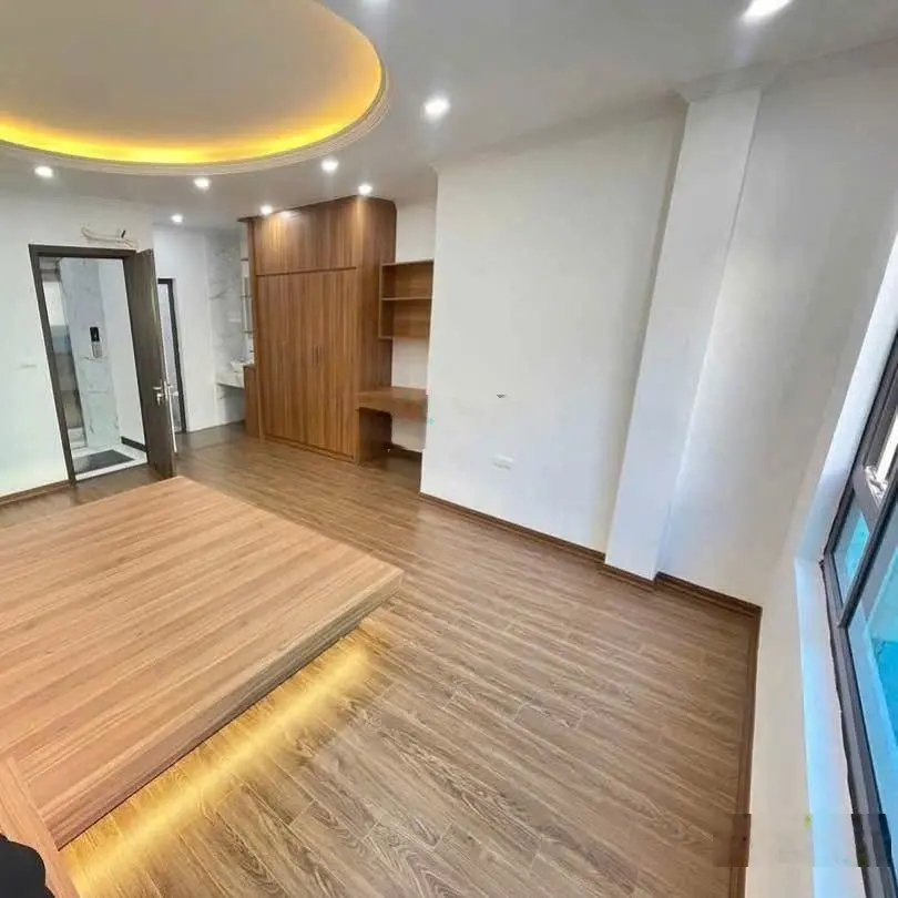 Nhà mặt ngõ Kim Mã, 9 tỷ, 7 tầng thang máy, DT sổ 34.2m2 (Ba Đình)