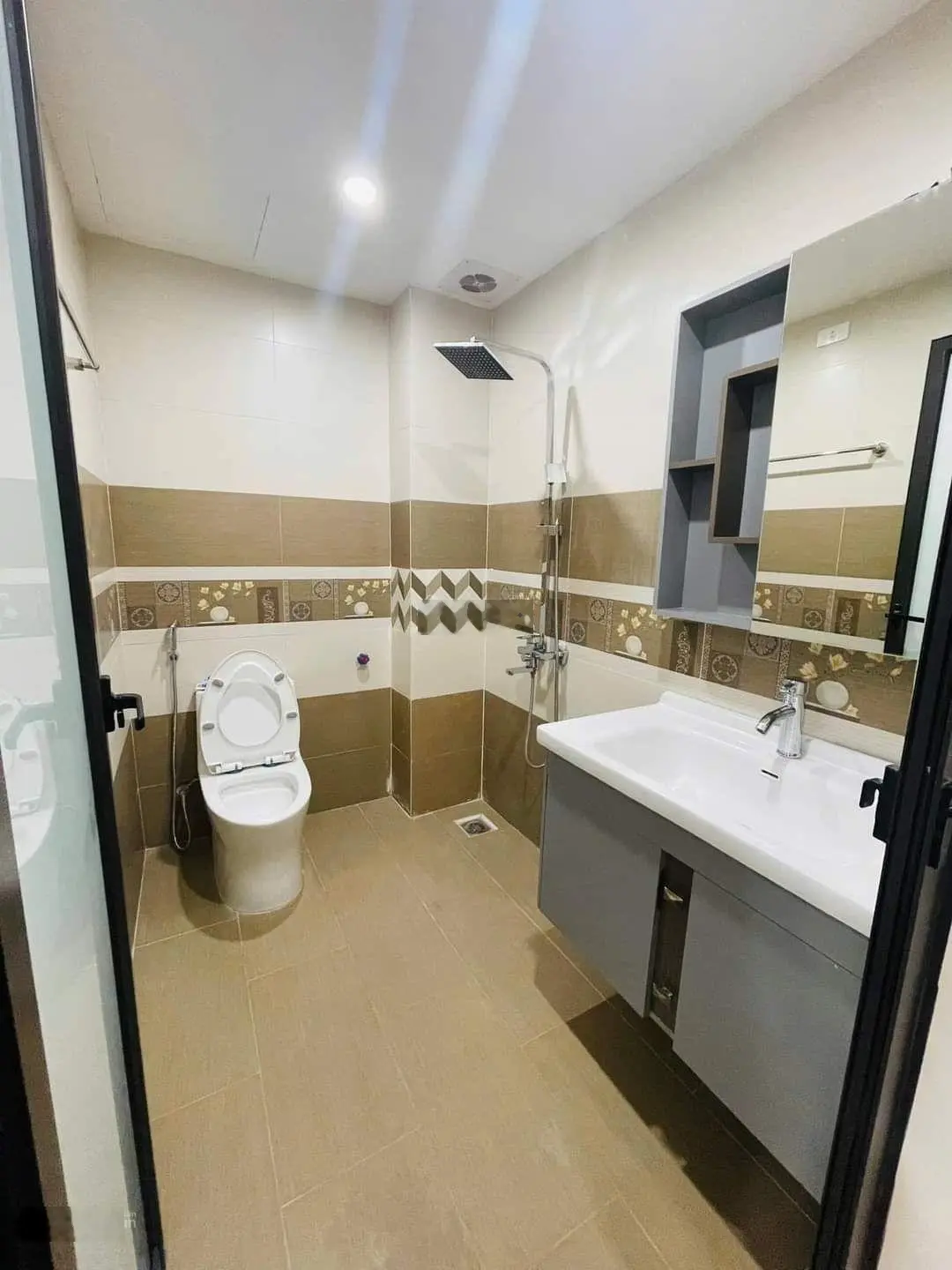 Bán gấp nhà siêu hiếm Phú Diễn. 70m2 x 7 tầng dòng tiền ổn định 13 phòng khép kín full nội thất