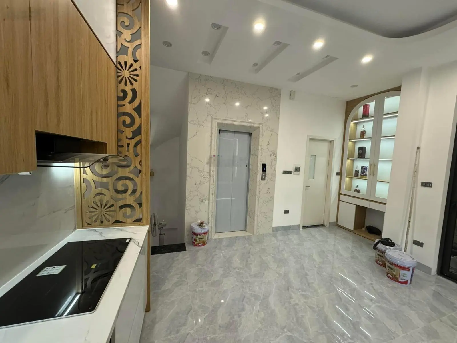 Nhà VIP ĐẸP - Thái Hà - Đống Đa - Thang Máy - DT : 30m2 * 6 tầng * 6m * nhỉnh 12tỷ