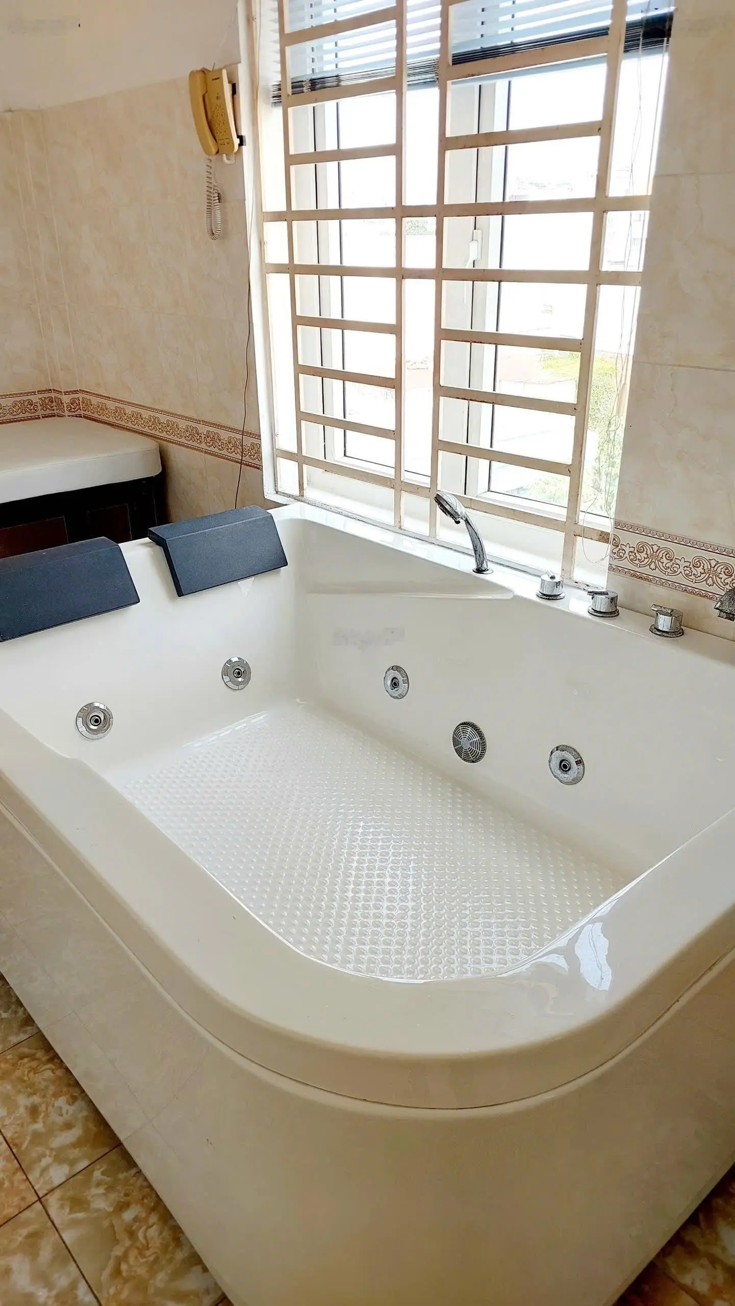 Vip nhất khu vực hé lộ căn nhà chất như nước cất Cát Lái, Q. 2, DT 106m2, sổ hồng riêng