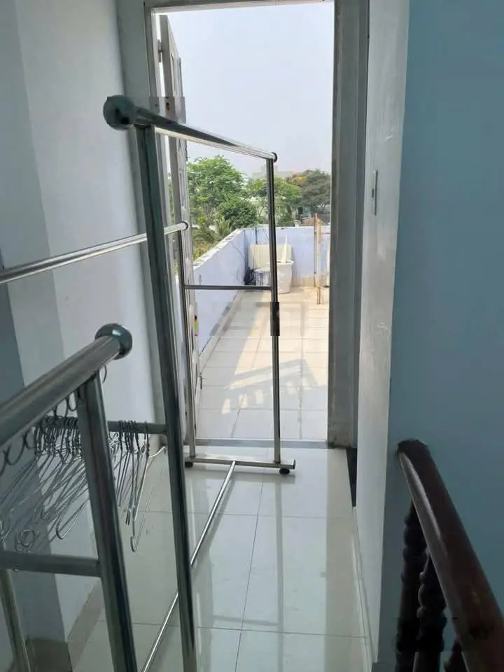 Nhà 3 LẦU ĐƯỜNG XE TẢI-NGAY CHỢ LONG TRƯỜNG, QUẬN 9- Gía chỉ 4,4 tỷ thương lượng