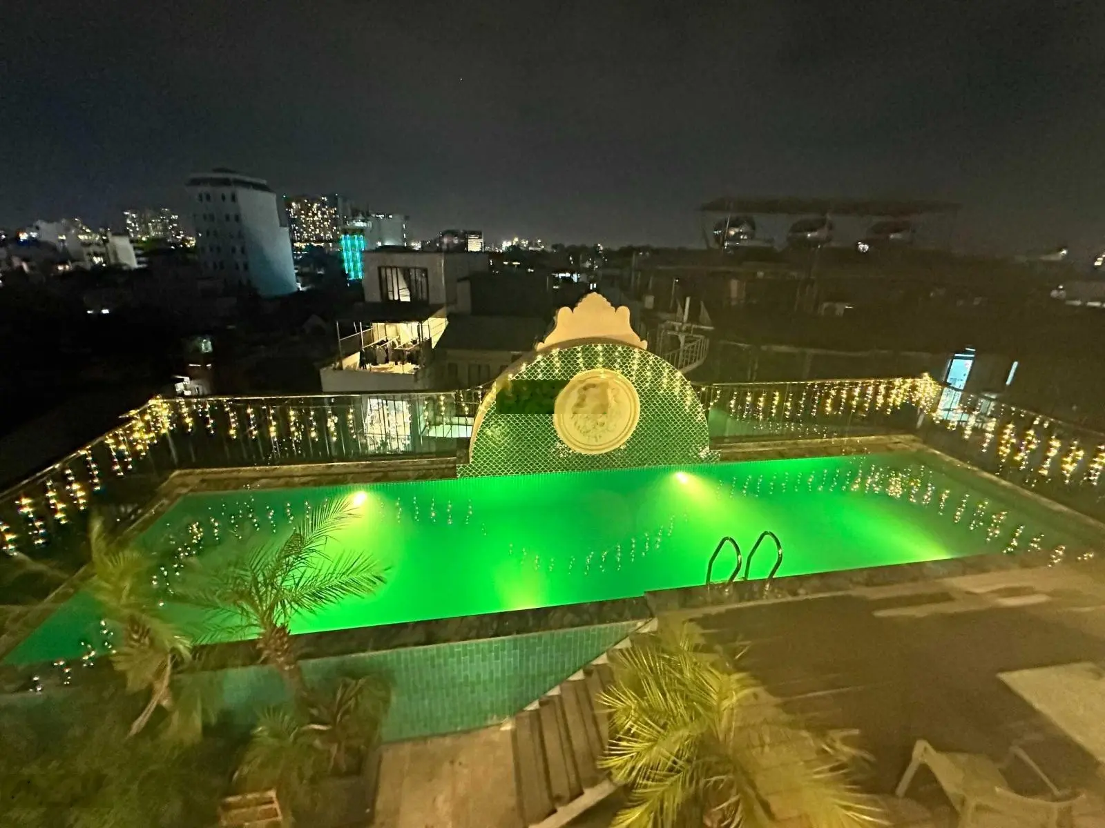 Bán tòa nhà apartment cao cấp tại Giang Văn Minh - Sơn Tây mặt đường đang mở thông