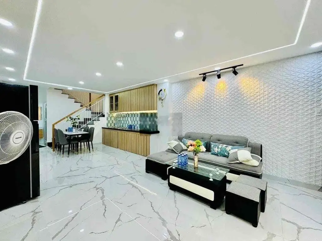 CHÍNH CHỦ CẦN TIỀN BÁN GẤP CĂN NHÀ ĐƯỜNG LÝ THÁI TỔ PHƯỜNG 10 QUẬN 10