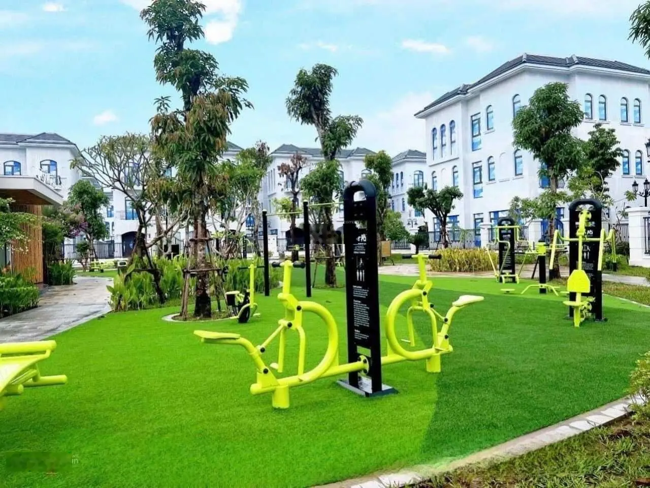 Bán căn 122m2 mặt tiền 7m hướng Nam duy nhất dự án Vinhomes Star City Thanh Hóa giá 9.1 tỷ.