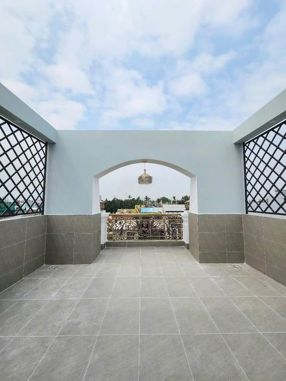 Bán nhà mới xây - tân cổ điển - xe hơi - Huỳnh Tấn Phát - thị trấn Nhà Bè