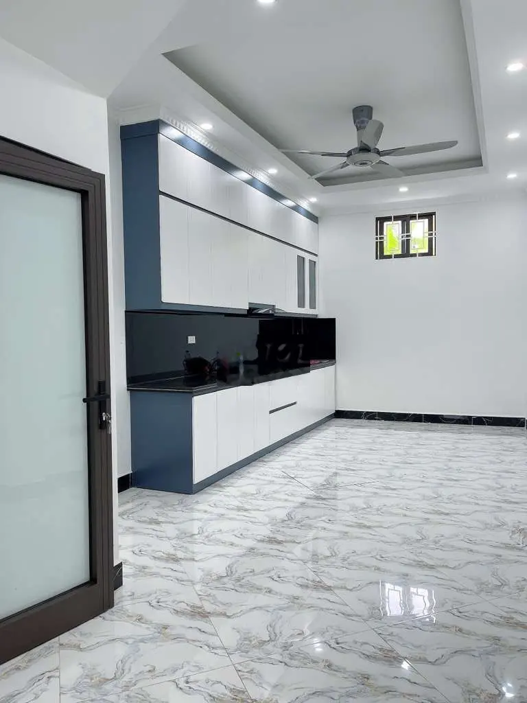 Bán nhà Phúc Lợi - 54m², 5 tầng- Ô tô đỗ cổng, tặng full nội thất
