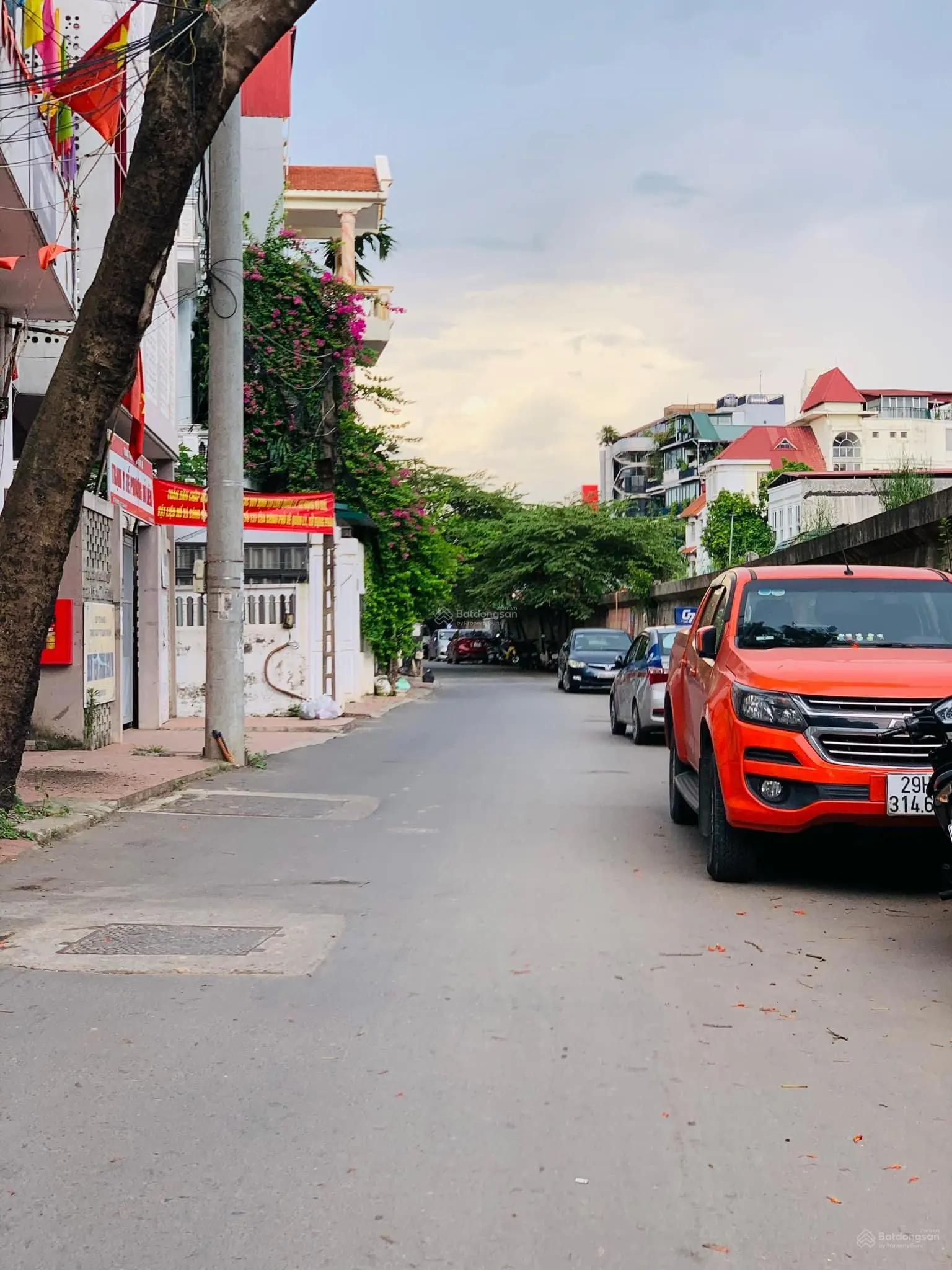 Bán Nhà Xây Mới Âu Cơ Thang Máy Nở Hậu Dt:58m2 x 5T Mt:5m 5PN Giá 15,8 Tỷ Cho Tây Thuê Dòng Tiền