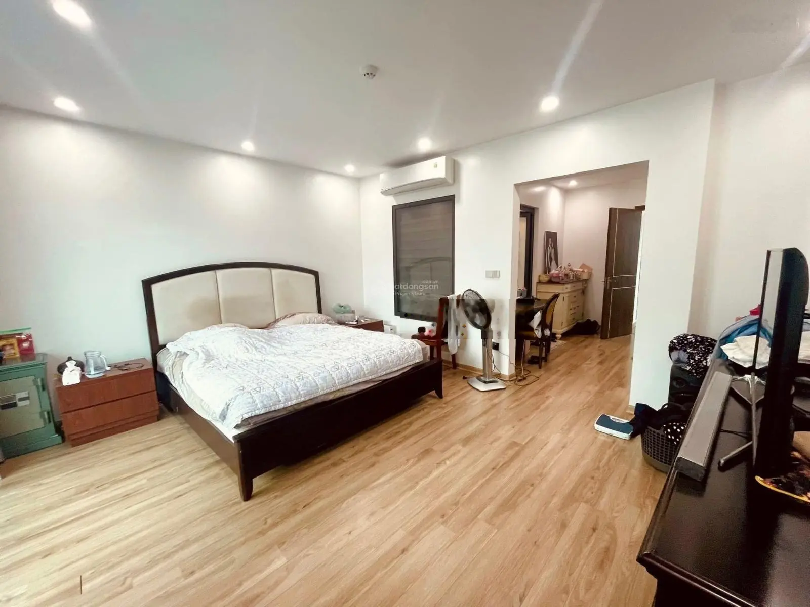 Bán nhà mặt phố Đội Cấn 156m2*5T MT 15m 33 tỷ nhỉnh lô góc ôtô - 2 vỉa hè - kinh doanh - thang máy