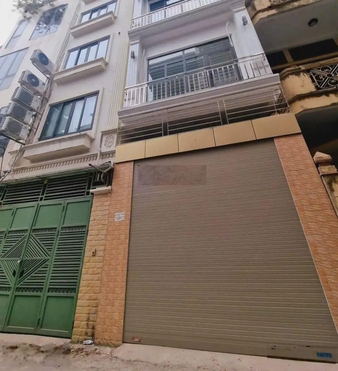 Nhà đẹp Hàm Nghi 40M*MT5,4m, ô tô , cạnh chợ ,gần trường , gần vin, giá êm