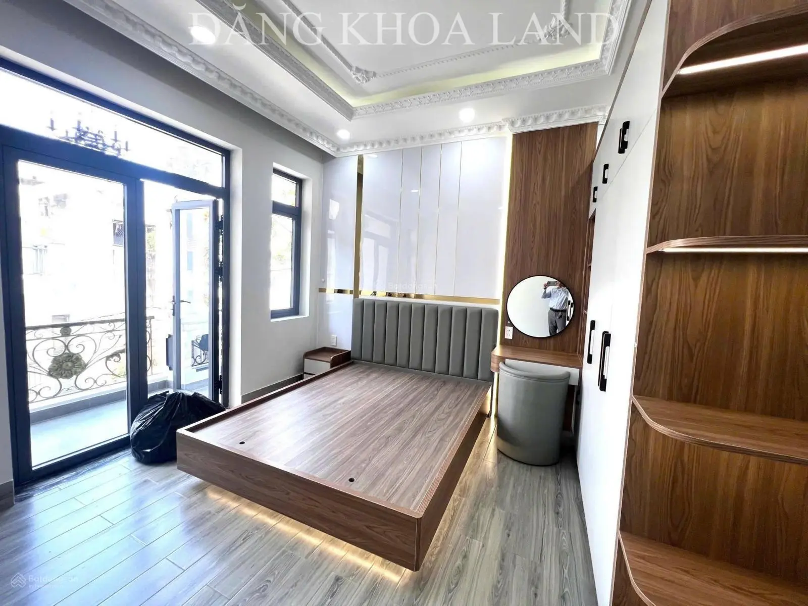 Nhà sát phạm văn đồng - xdkc hoàn công chuẩn- dt 68m2 gồm 4pn 5wc- full nội thất
