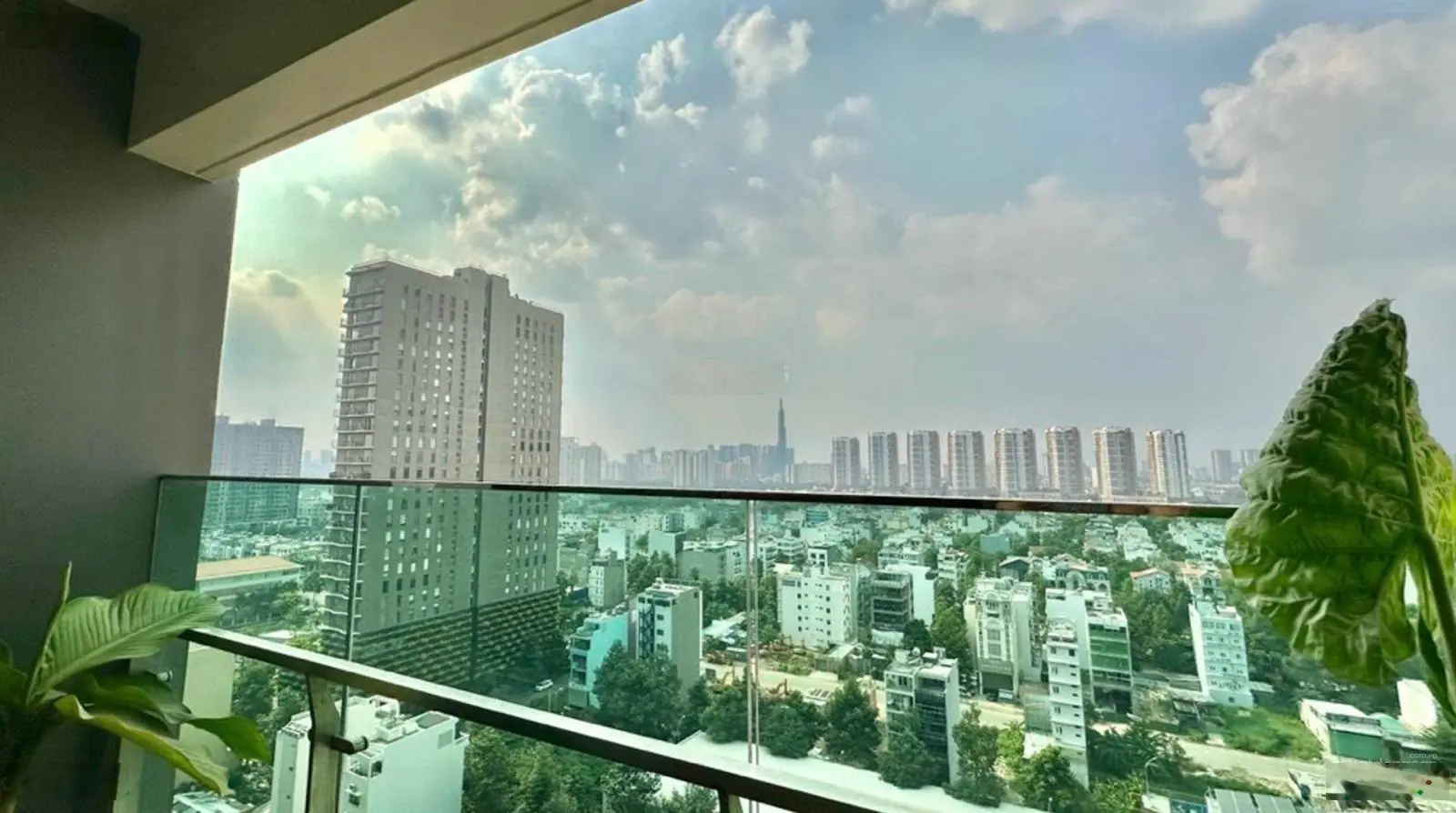 Tin thật - hình thật: Bán căn 2 phòng ngủ tháp Cruz tầng cao view Landmark giá 7,2 tỷ thương lượng
