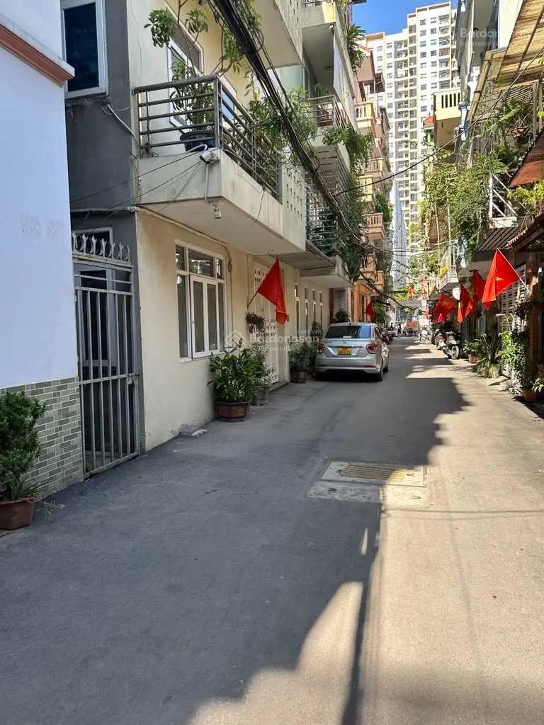 Cần bán nhà phân lô quân đội ô tô vào nhà, kinh doanh , Đường Triều Khúc, Hà Nội