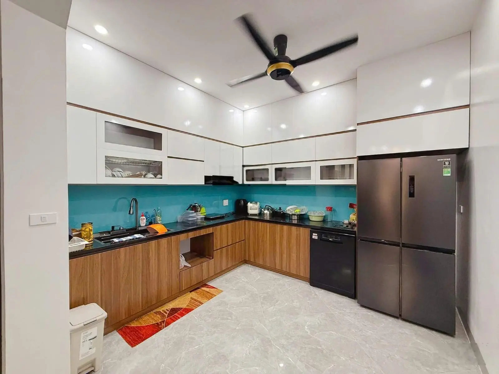 Hoàng Mai - 65m2 x 4 Tầng Thang Máy - Ô Tô Đỗ Cửa - Full Nội Thất - 10m Ra Phố.