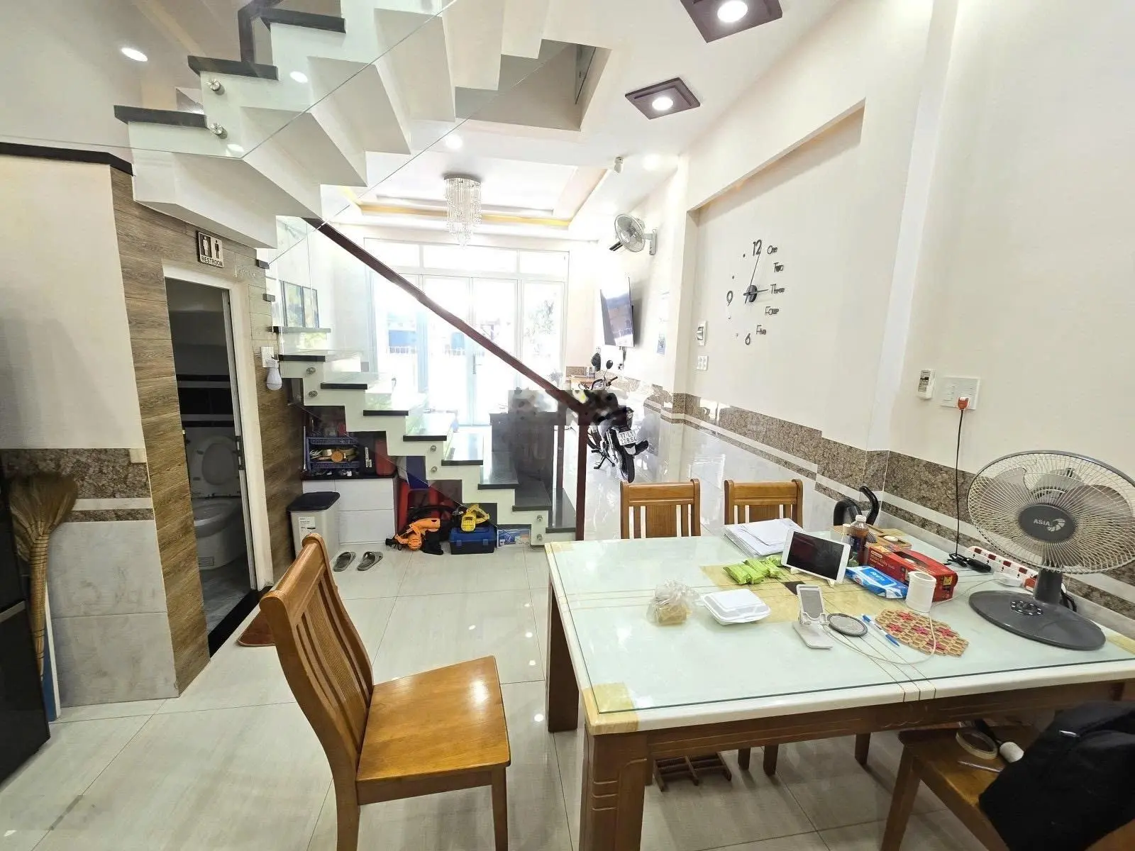 Bán nhà 3 tầng hẻm xe tải Linh Đông, Thủ Đức, sổ hồng riêng, hoàn công đủ giá chỉ 6,2 tỷ