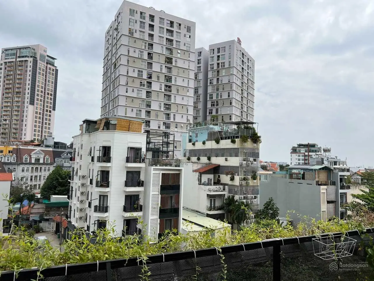 57 tỷ - doanh thu 300 triệu/tháng. Bán tòa nhà CHDV - Thảo Điền. DT: 8.5 x 27m - hầm 5 tầng
