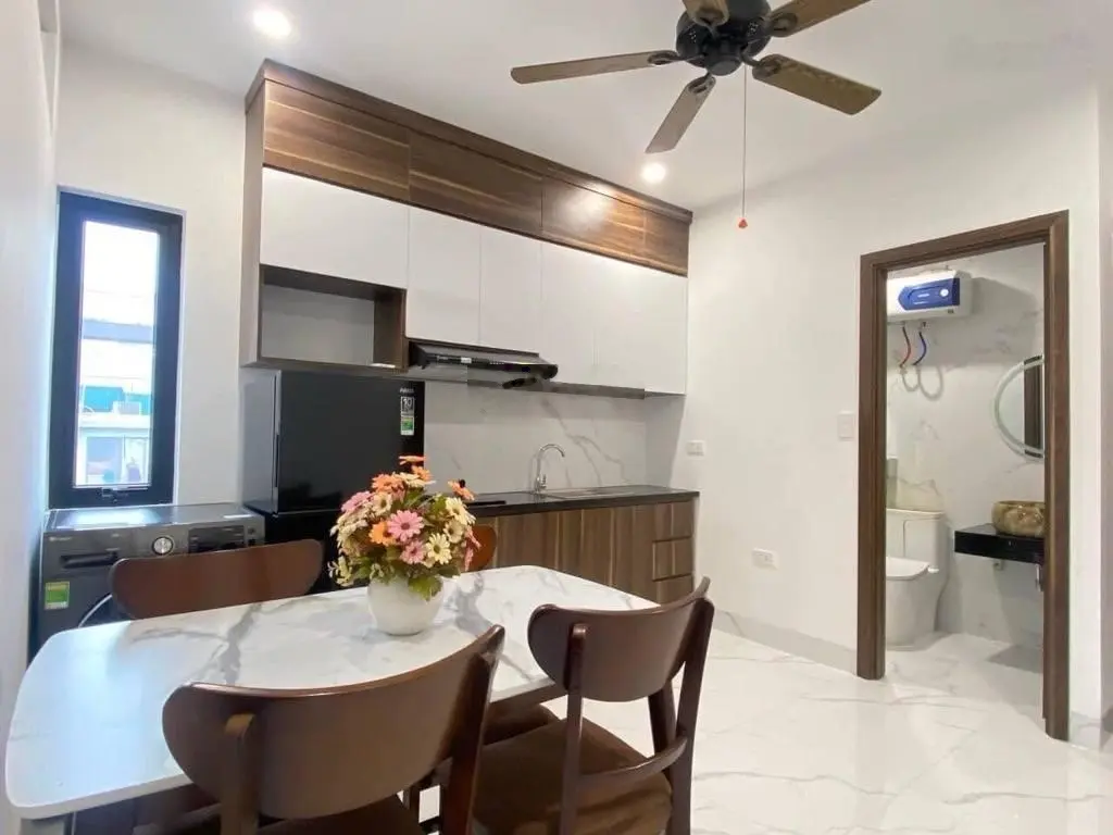 Bán Tòa CHDV Mặt phố Yên Hoa - 101m2 x 9T - Tầng hầm Thang máy - Trọn view Hồ Tây