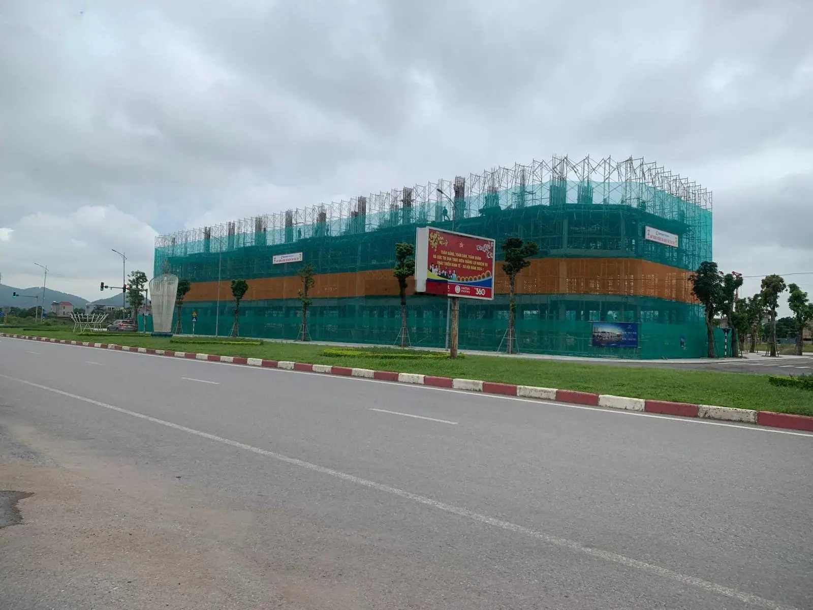 Bán 2 lô trục chính Hùng Vương kéo dài đối diện UBND 126m2, MT 7m