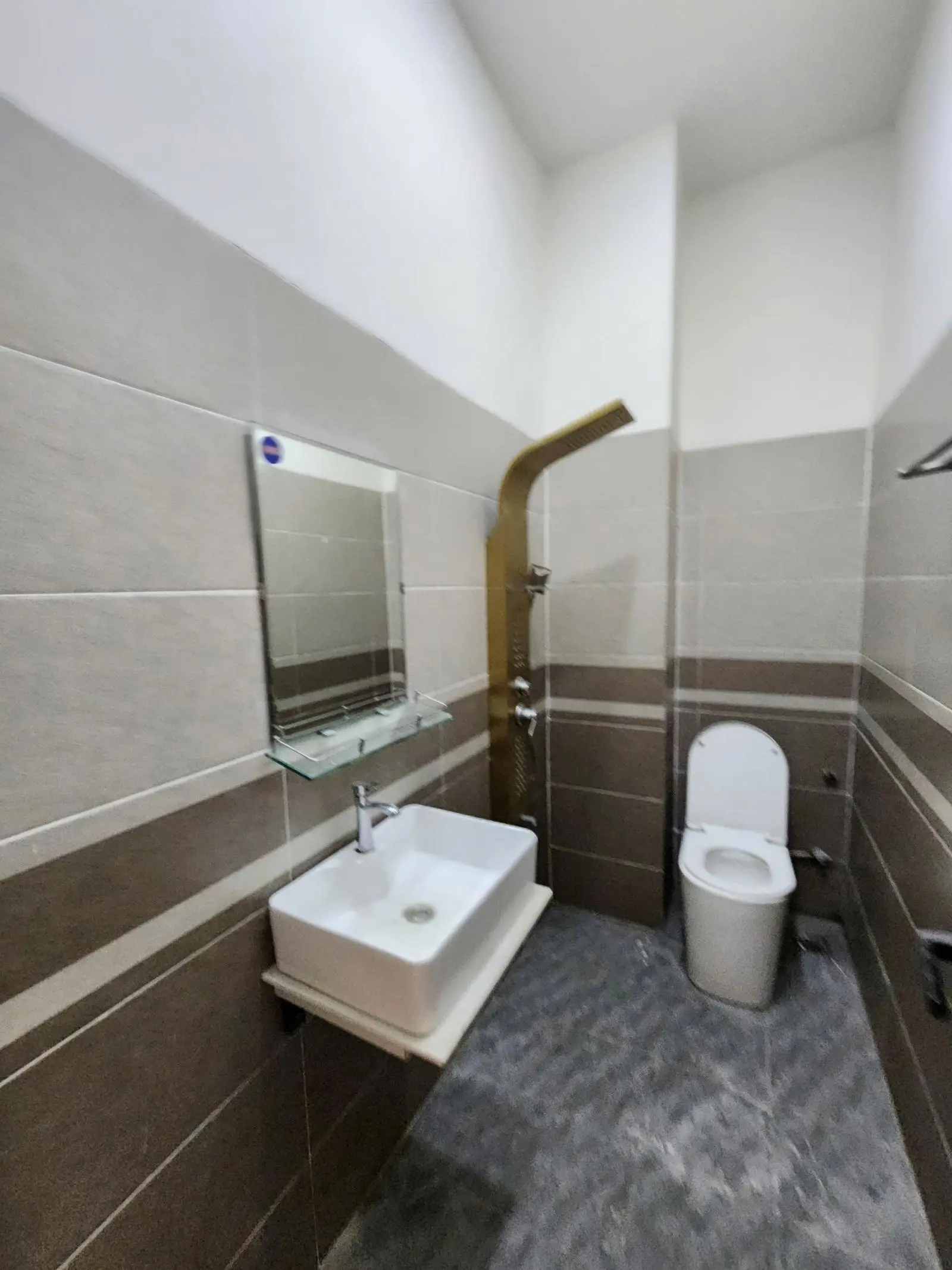 Bán nhà đúc 3 tấm, có không gian rộng để kinh doanh, MT đường rộng 17m P. Bình Chuẩn, Thuận An