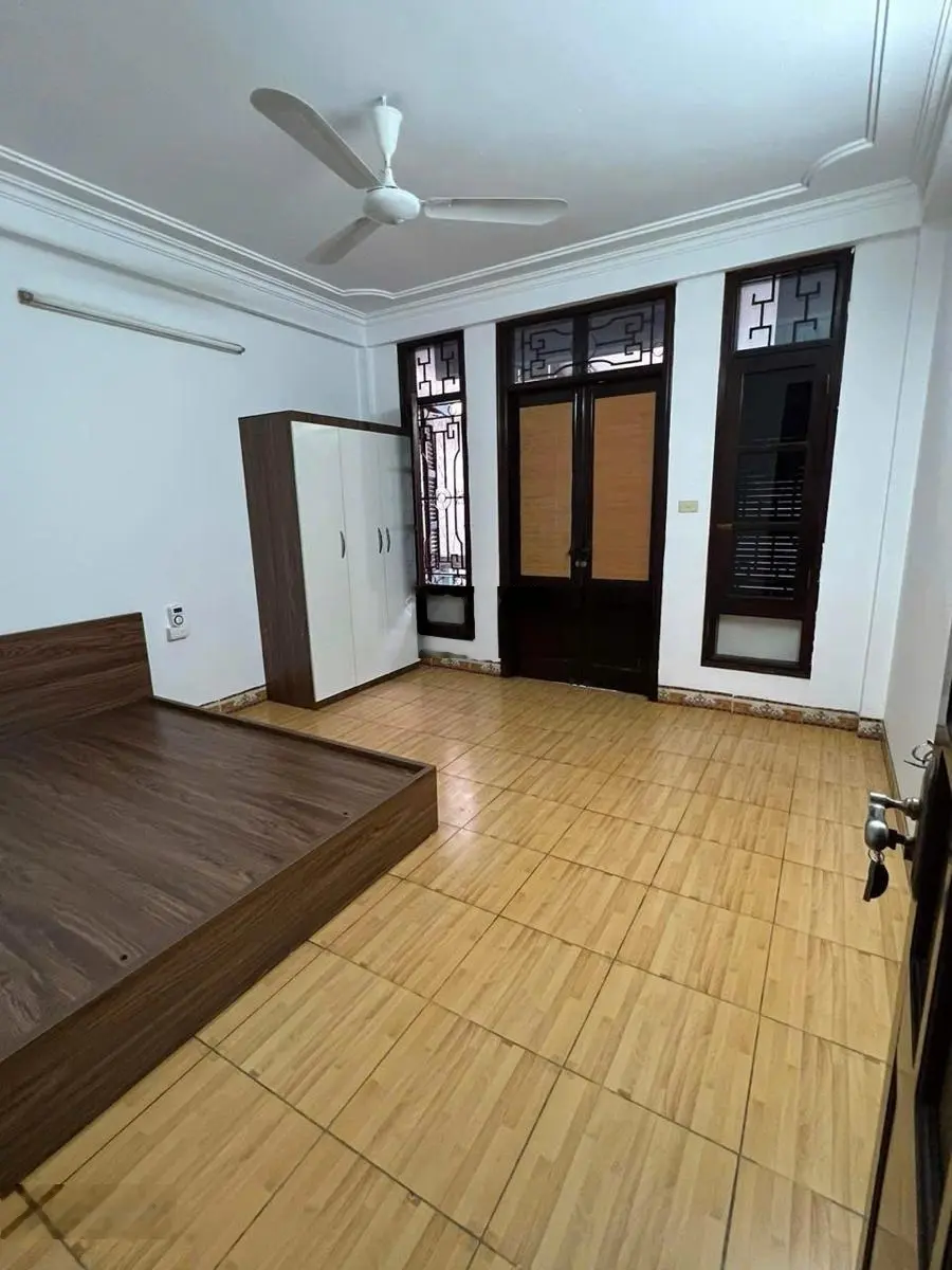 Bán nhà riêng Nguyễn Chí Thanh, Đống Đa. Phân lô vuông vắn, 2thoáng, 55m, 5tầng, 8p ngủ, dt 30tr/th