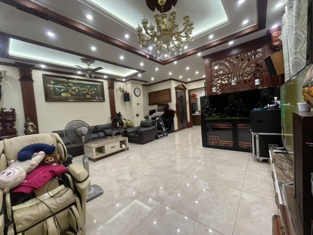 Bán căn nhà Mặt Phố Lê Trọng Tấn - vỉa hè kinh doanh oto tránh Lô góc biệt Thự văn phòng đẹp