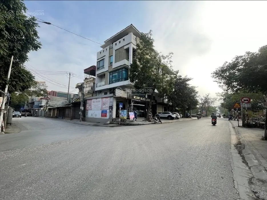 Bán nhà đường Đào Cam Mộc, thị trấn Đông Anh, 2 thoáng, vỉa hè, kinh doanh khủng, chỉ hơn 7 tỷ.