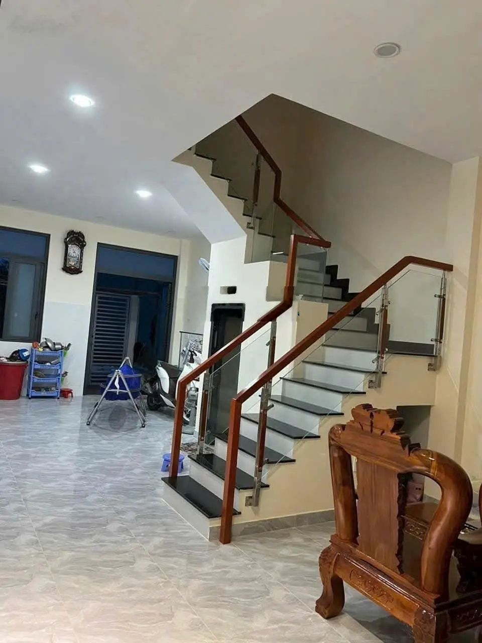 Bán gấp nhà ngay chợ Bình Chánh, Đường Hoàng Phan Thái 5x23,58m. Đang cho thuê 12tr/1th (SHR)