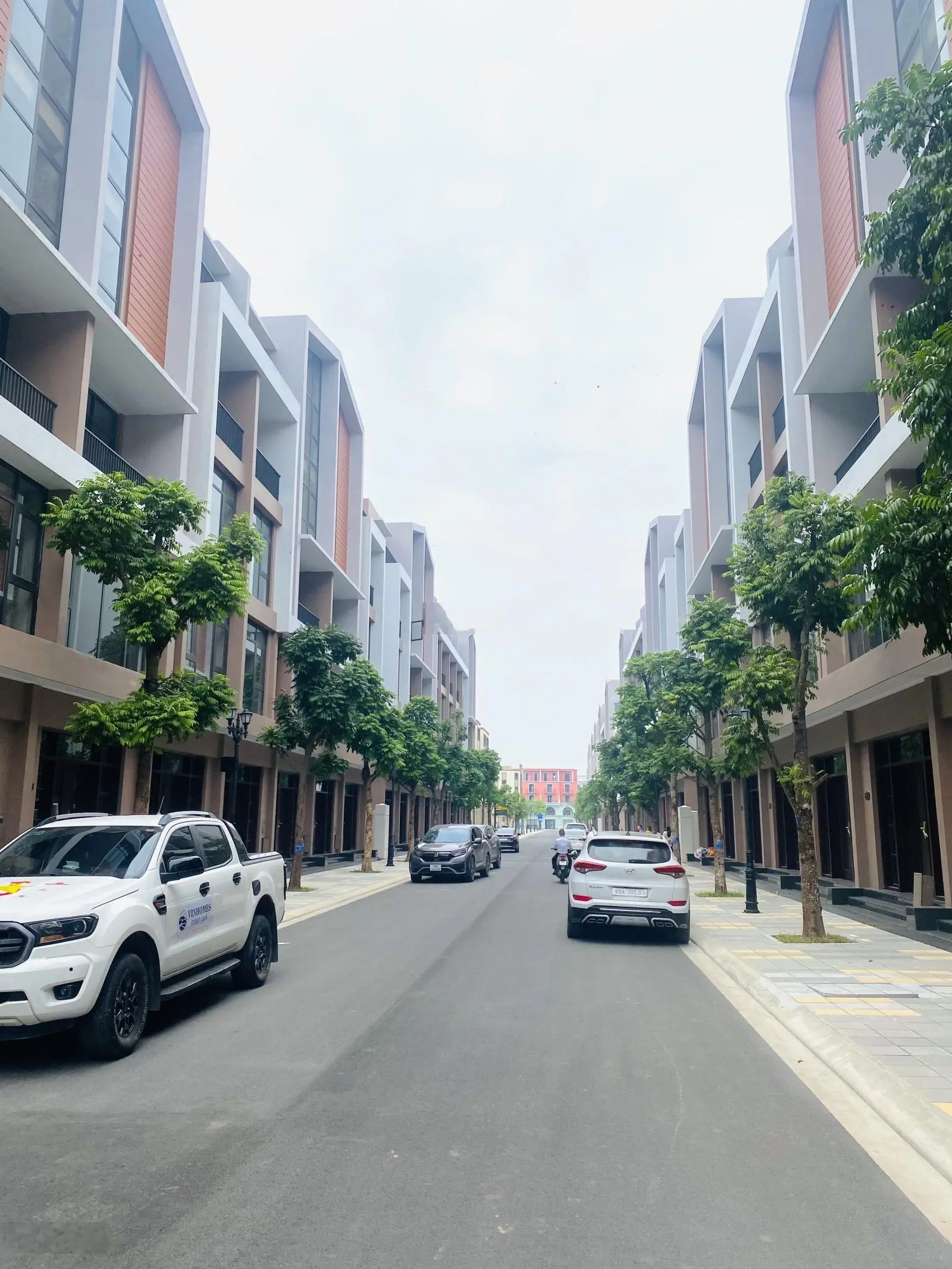 Nữ Hoàng Ánh Dương chưa bao giờ ngừng hót cả