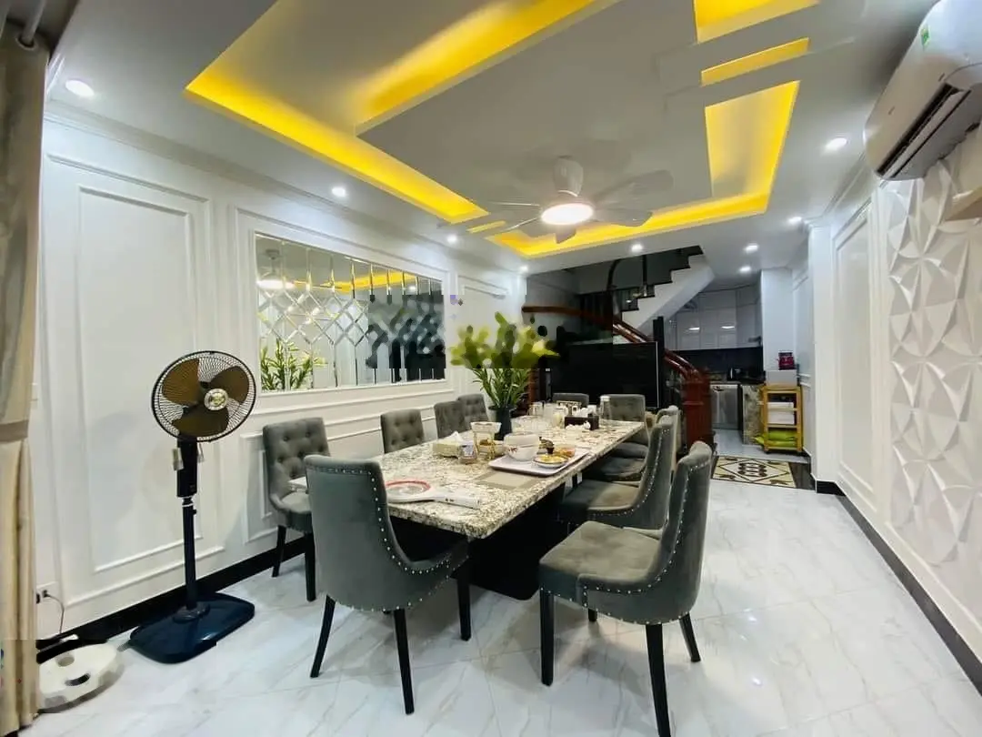 Mặt tiền 5m 5 tầng view chung cư - cạnh trường An Hưng - thông ra Lê Quang Đạo - Thiên Văn Học