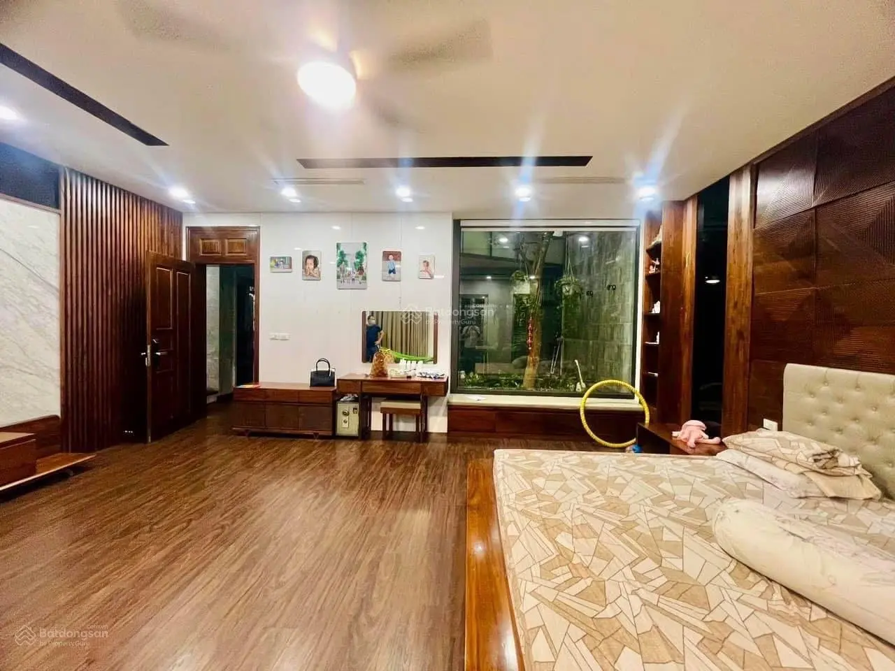 Giảm chào 500tr ! Phân lô Trần Quốc Hoàn! Ô tô tránh, nhà mới, ở ngay, gara, văn phòng, 62m2*5T