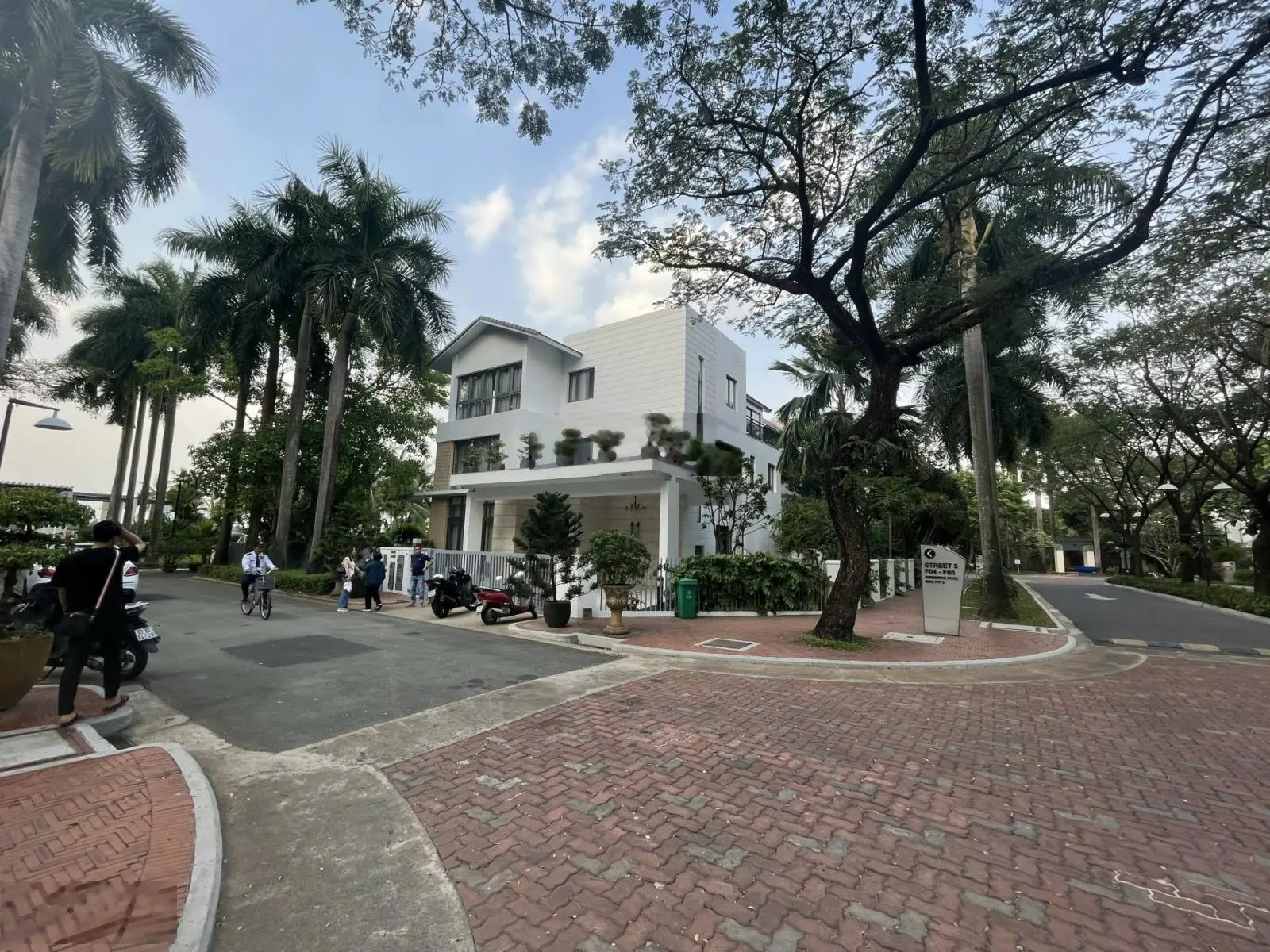 Siêu đẹp biệt thự 3 mặt tiền - trực diện sông & công viên - 23x26m, gần 600m2 trệt 2L - Giá 280 tỷ