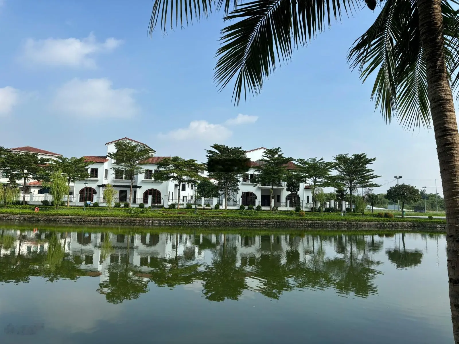 Chính chủ gửi bán biệt thự có hầm - kđt vinhomes thăng long
