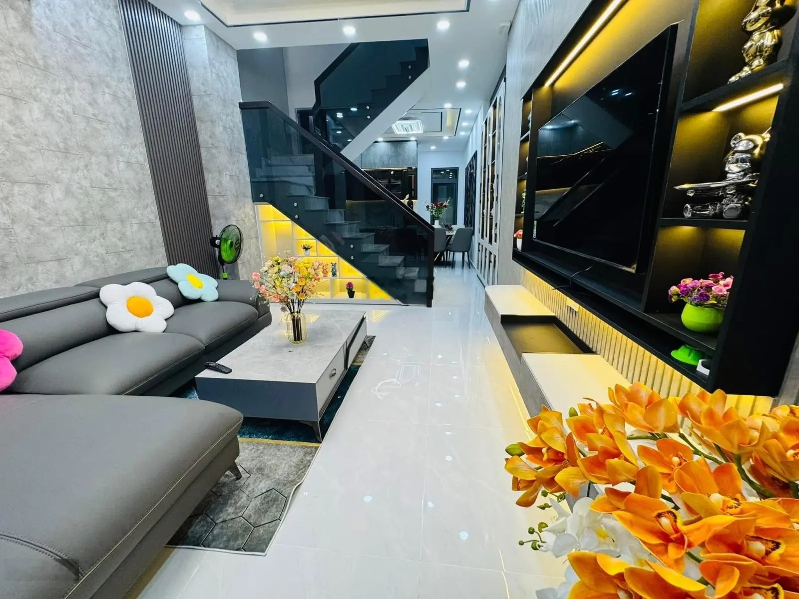 Nhà 4 tầng 64m2- nhỉnh 7tỷ-4PN, 5WC-Chuyên Dùng 9-liền kề PMH-sổ hồng riêng hoàn công đủ