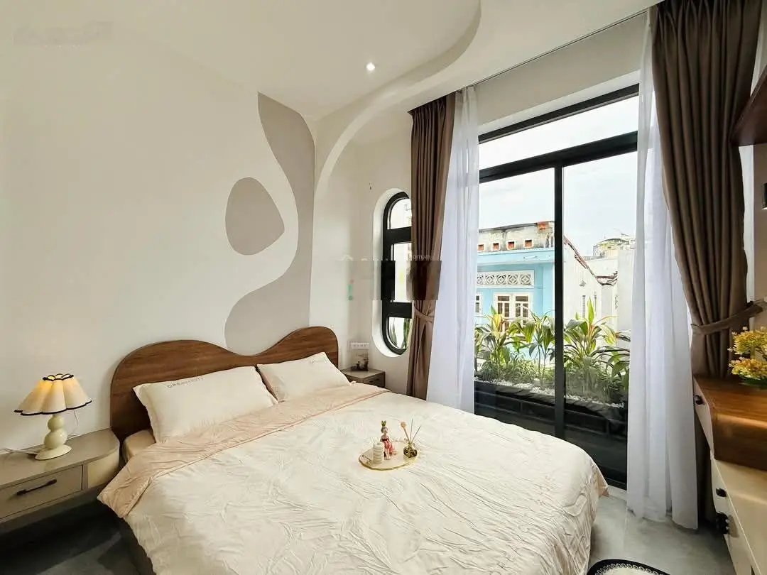 Bán nhà gần Vincom Phan Văn Trị full nội thất một trệt 2 lầu giá 4,99 tỷ TL