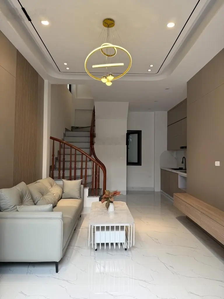Thạch bàn cự khối phân lô tđc nhà mới 5 tầng ô tô đỗ cửa hơn 4tỷ