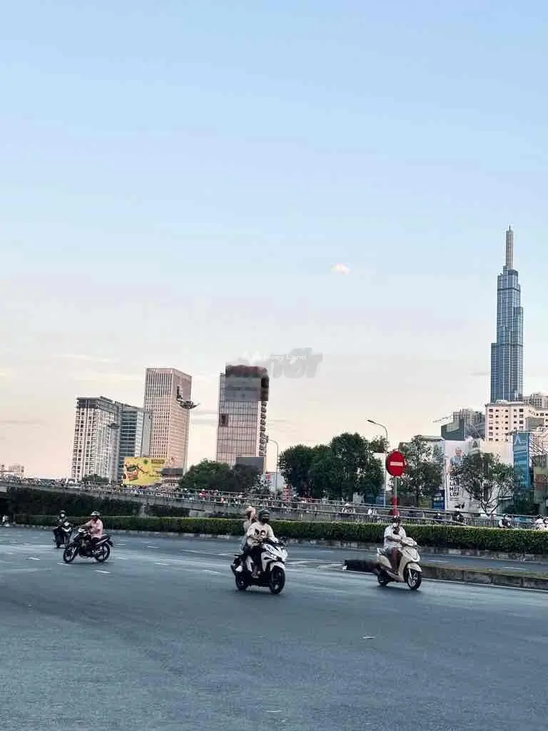 SIÊU PHẨM NHÀ ĐẸP , ĐƯỜNG ĐINH BỘ LĨNH - 4 TẦNG BTCT NỞ HẬU - GIÁP Q1