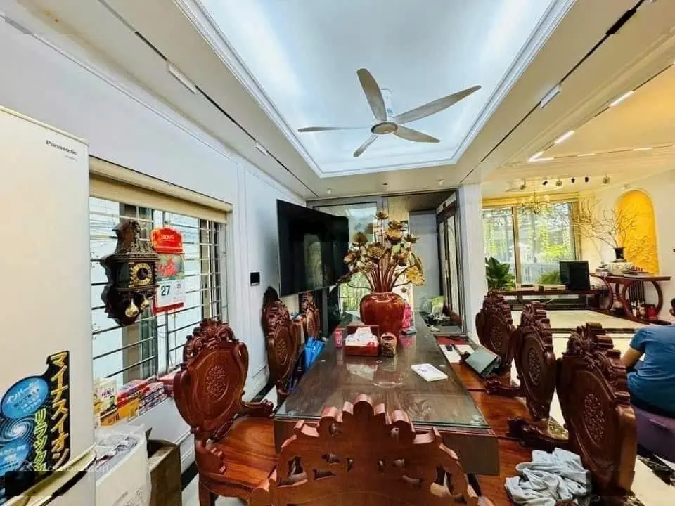 Biệt phủ sân vườn sát Ngoại Giao Đoàn Hầm để xe oto, hồ cá _ 110m2 26.7 tỷ