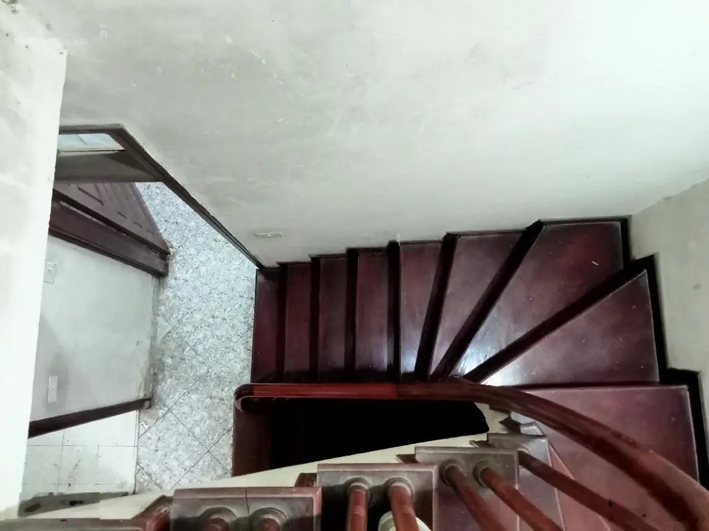 Chính chủ bán nhà Lê Thanh Nghị 42m2 5 tầng MT 4,1m giá 7,2 tỷ 1 nhà ra phố