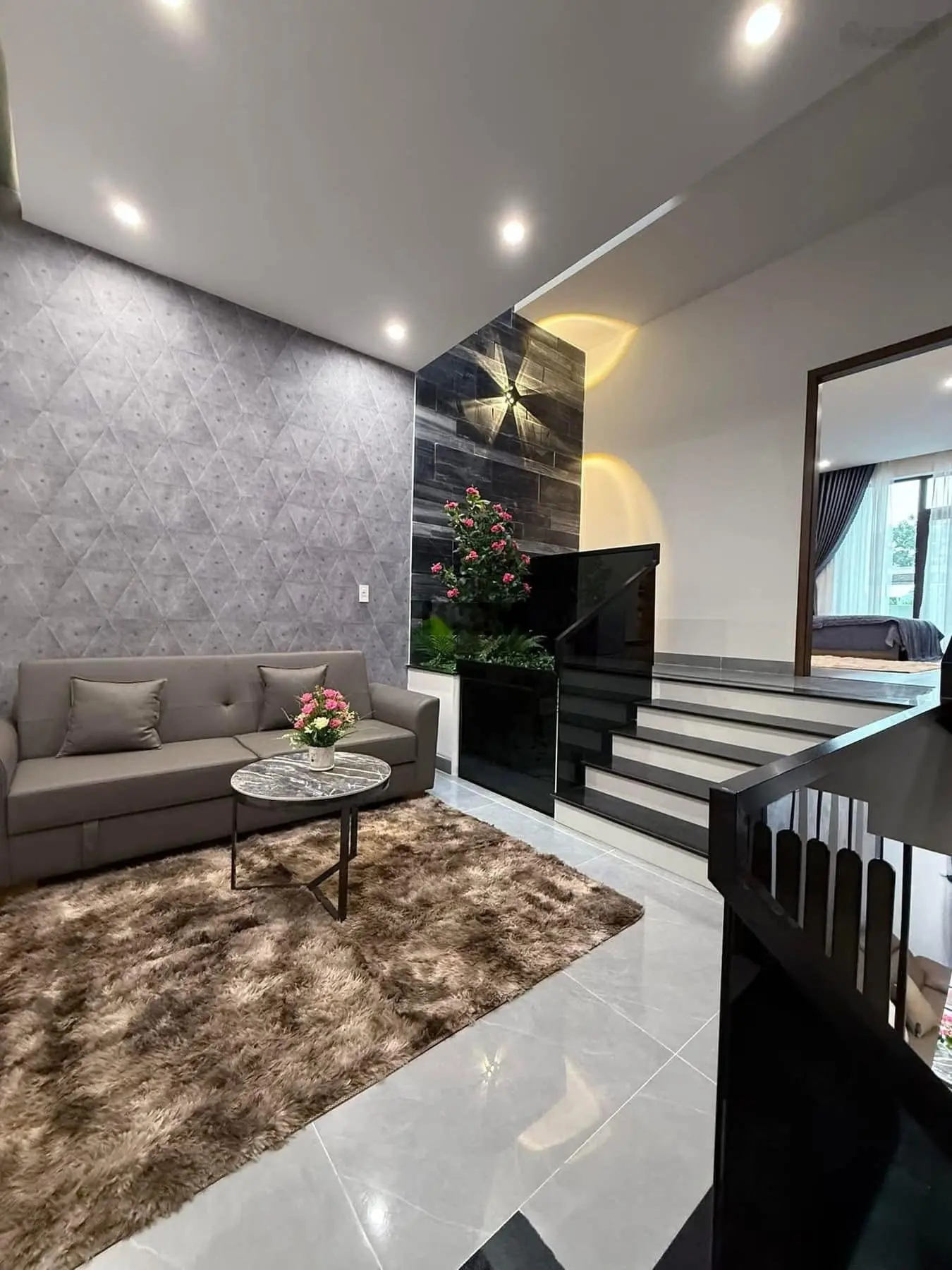 Bán nhà đẹp 3 tầng Hoà Minh 14 - sát đường Kinh Dương Vương - Hoà Minh