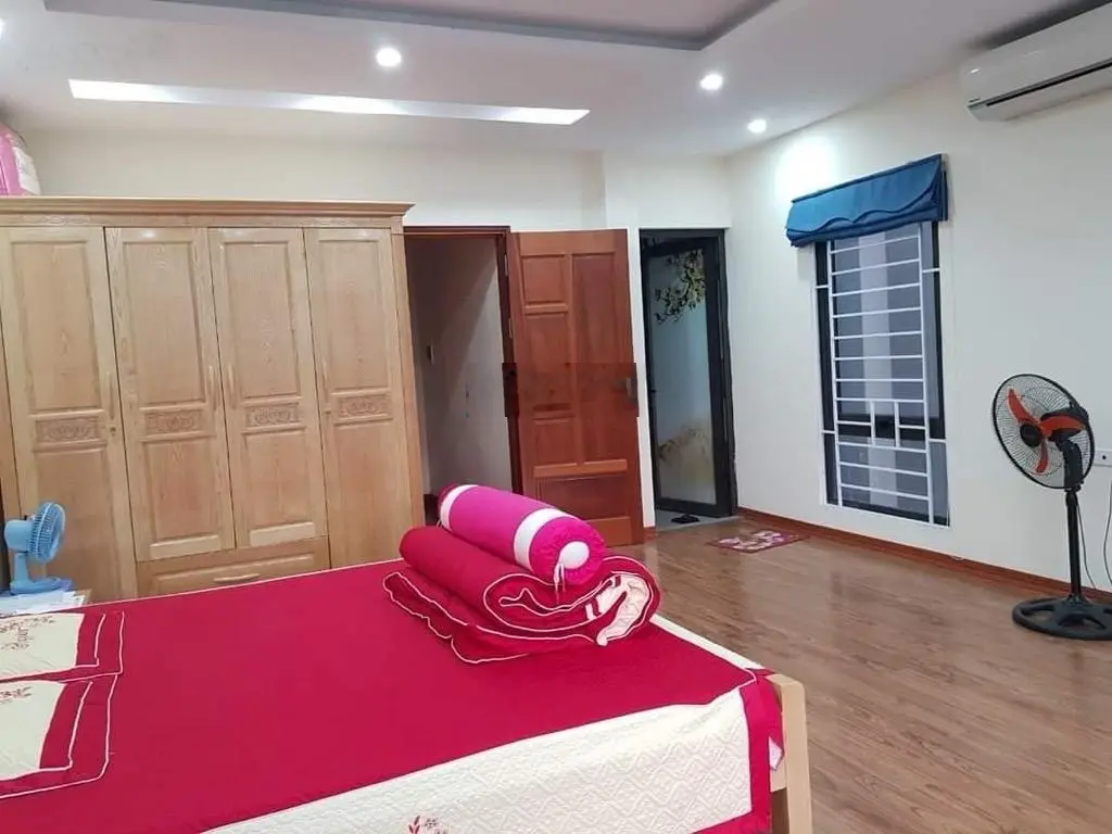 Bán nhà lô góc 43m2 x 5 tầng Cổ Linh đối diện Aeon Mall ô tô vào nhà ngõ thông kinh doanh tốt