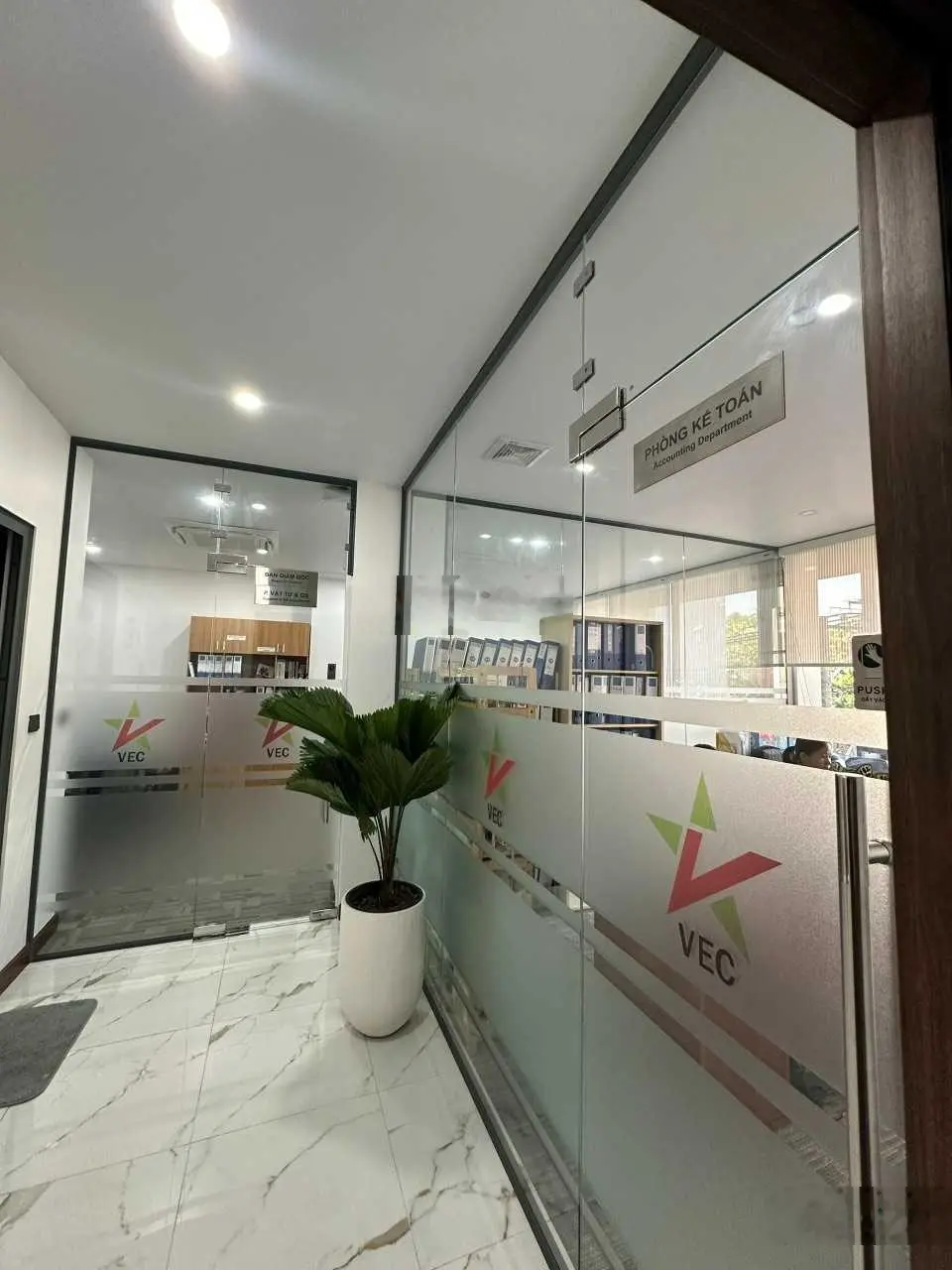 Bán nhà góc 2 MT đường Văn Cao, DT: 7.7m x 17m tổng 131m2, đúc 3 tấm giá 23 tỷ