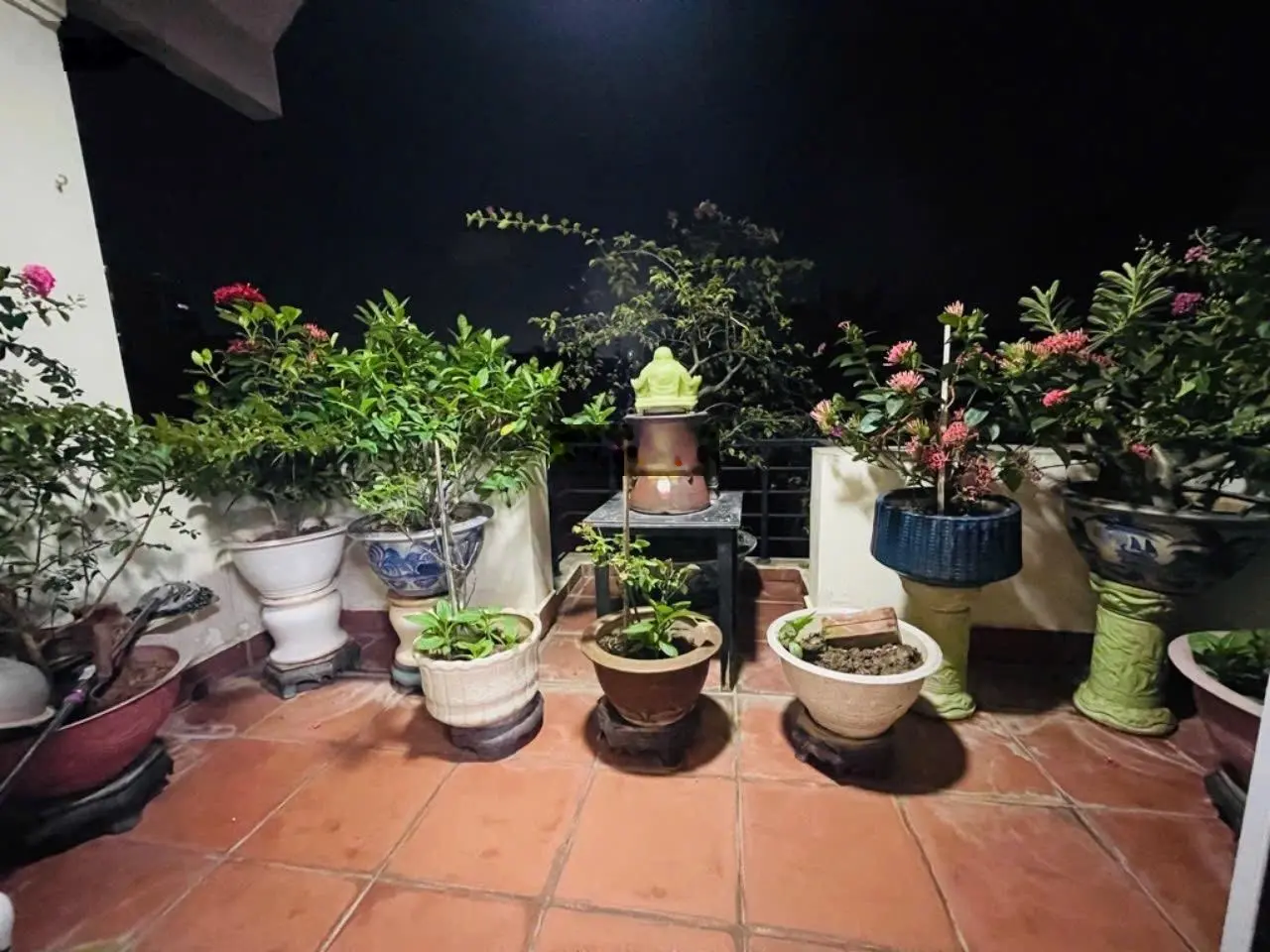 Siêu hiếm nhà đẹp, phố Tư Đình Long Biên 80 m2 x 4 tầng chỉ 15.6 tỷ còn bớt tầng 1 sân để ô tô